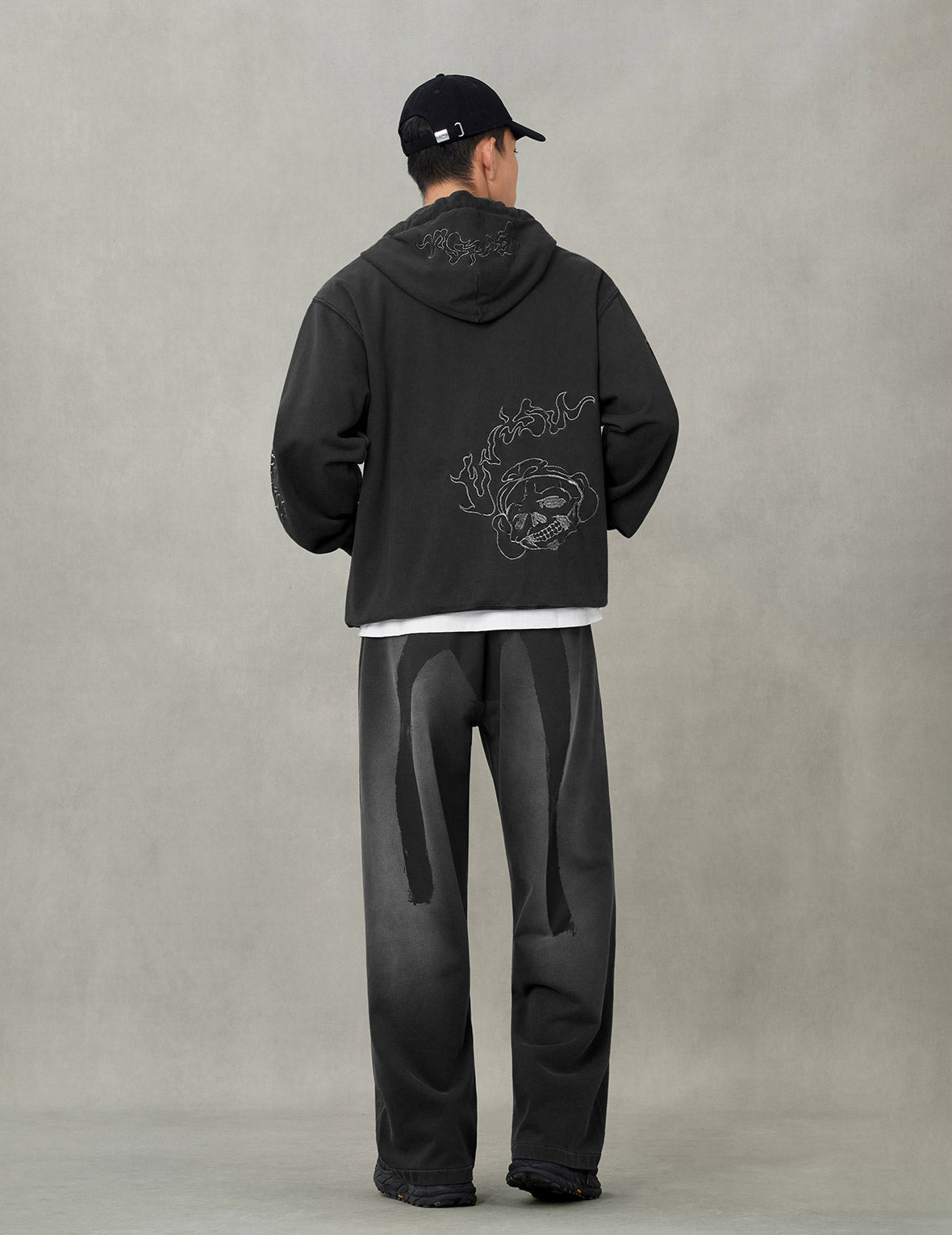 ON オン　スウェットパンツ＋フーディ　ランニング　ロゴ　プリント　ブラック　S On（オン）の「On / Sweat Pants（スウェットパンツ）」 - WEAR