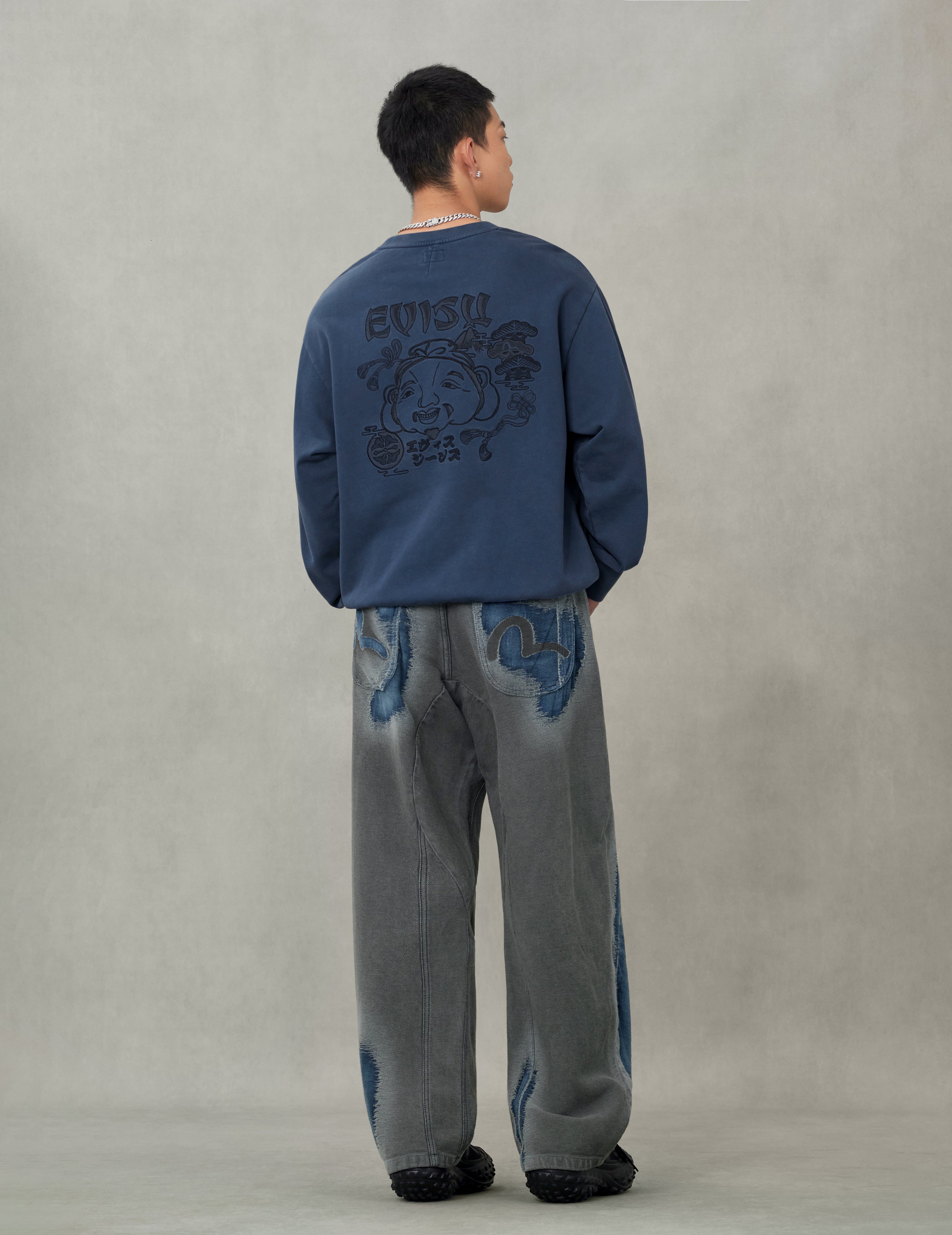 仏頭とロゴ刺繍 リラックスフィット スウェットシャツ – EVISU