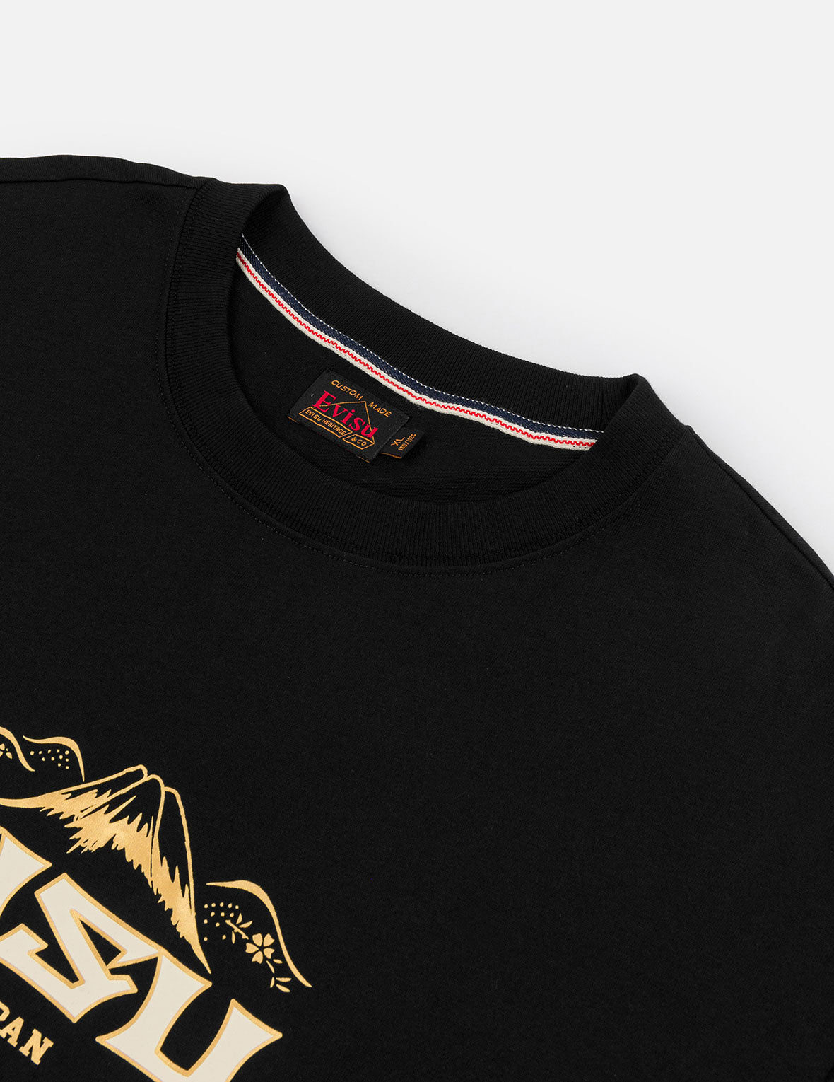 ロゴと鶴舞う大黒プリント リラックスフィット Tシャツ – EVISU