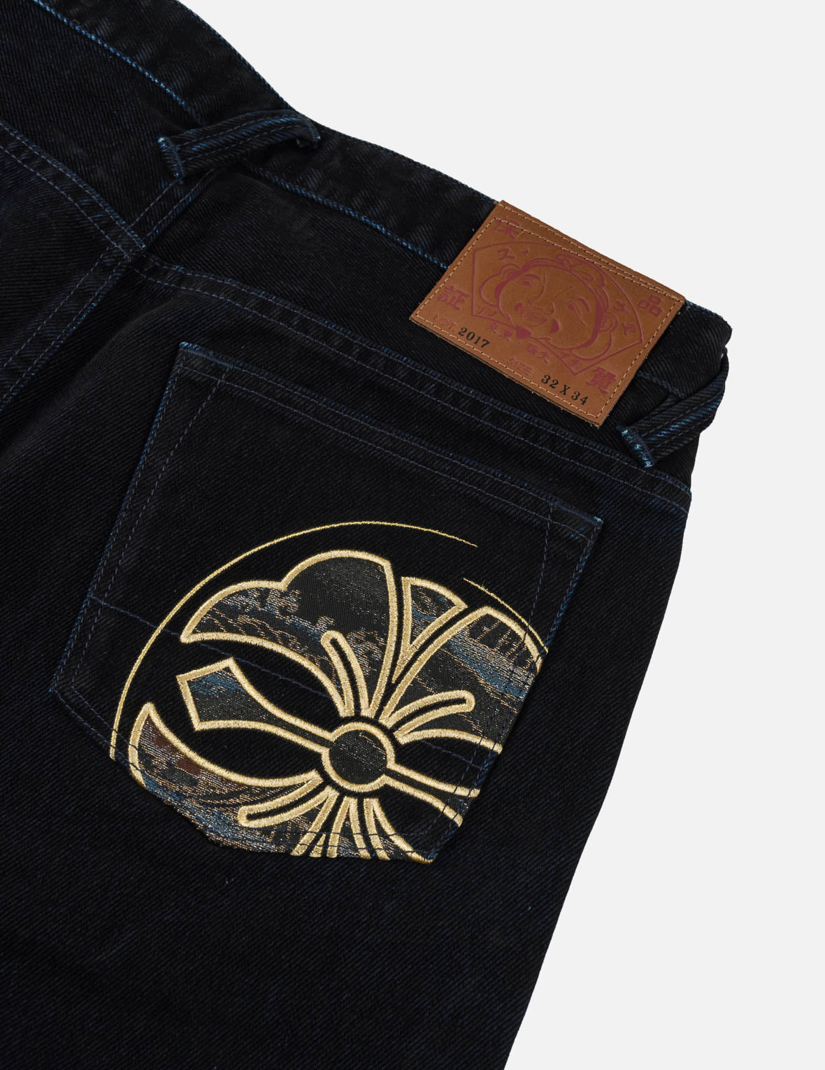 Velvet-Like Seagull & Kamon Brocade Embroidered Jeans #2017