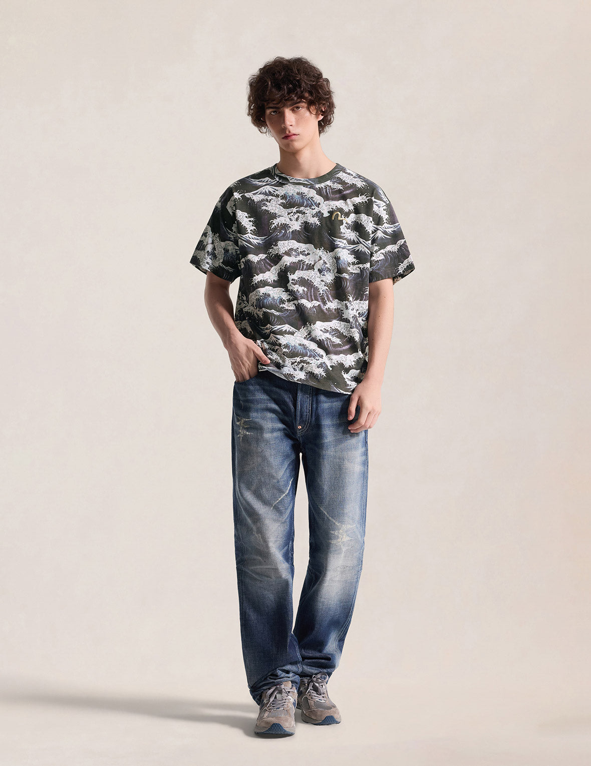 総柄ウェーブ刺繍カモメ Tシャツ – EVISU
