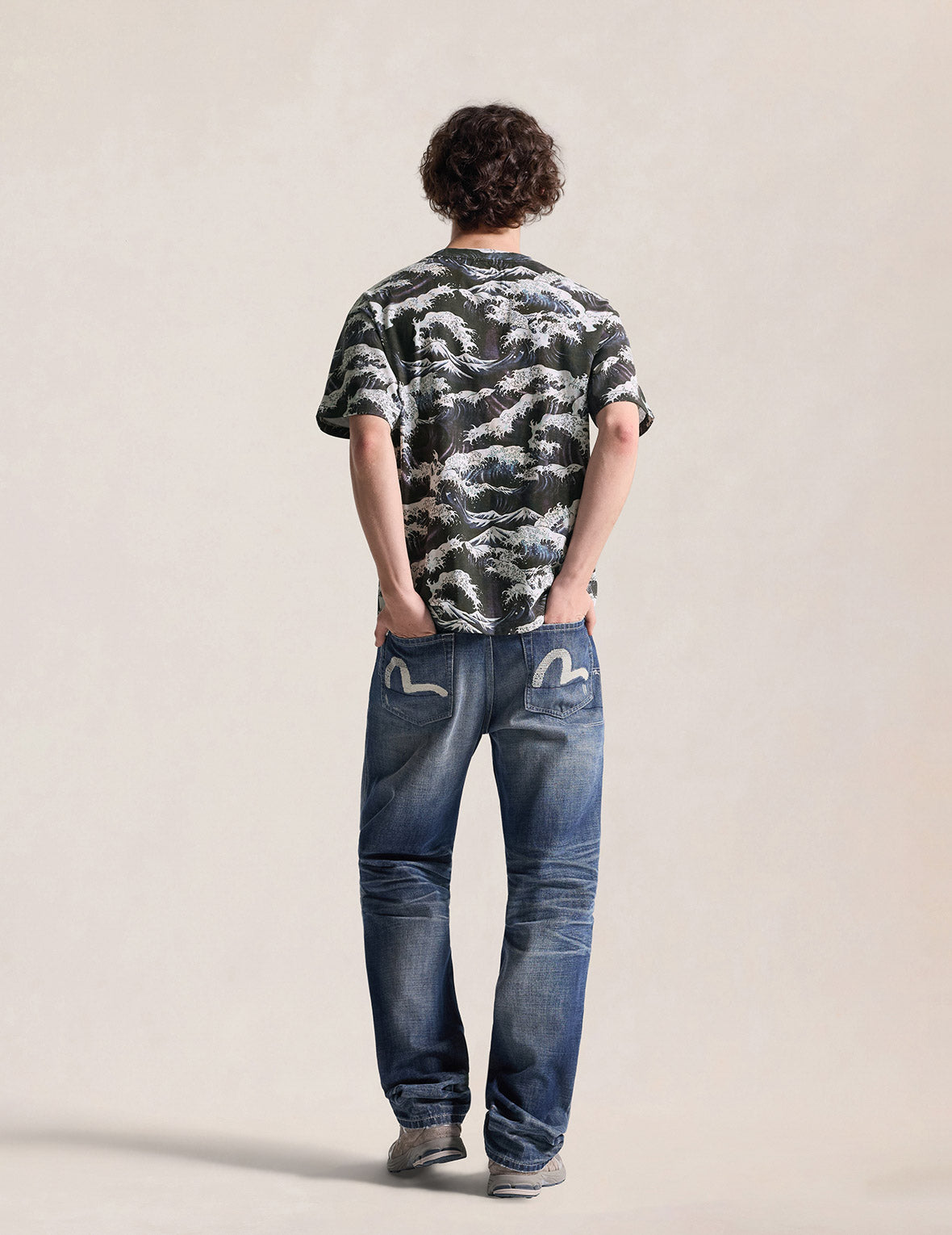 総柄ウェーブ刺繍カモメ Tシャツ – EVISU