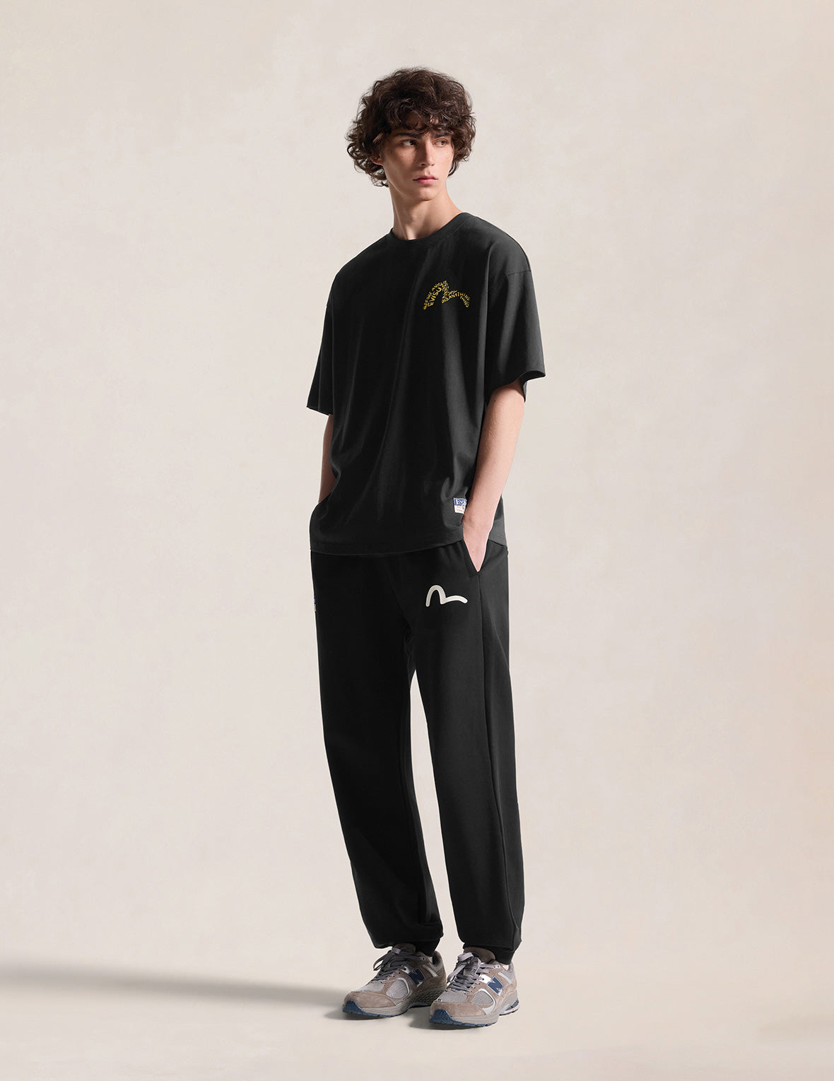 ゴールドプリント スタッズ Tシャツ