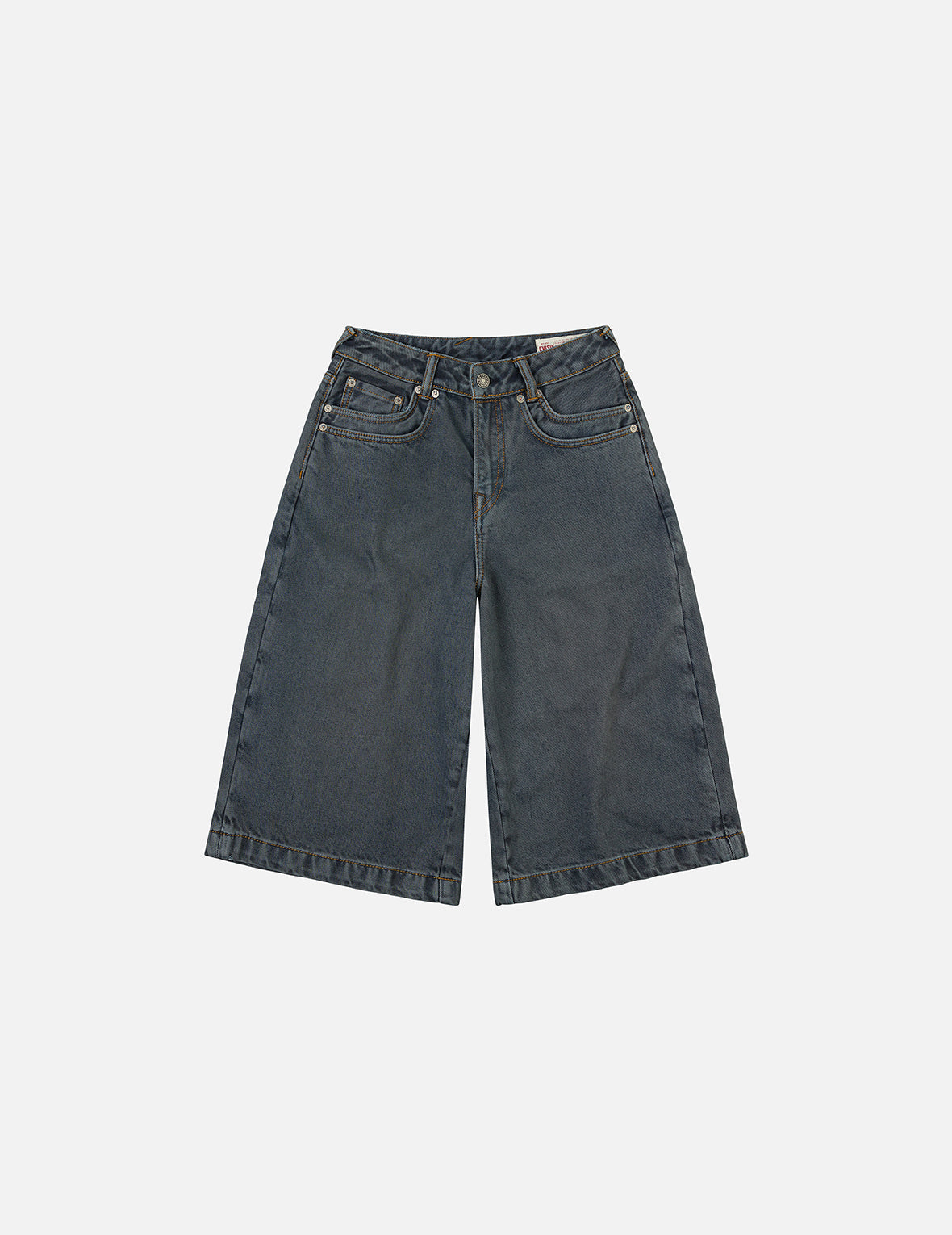 マルチポケットとマルチロゴ刺繍 クロップドジーンズ