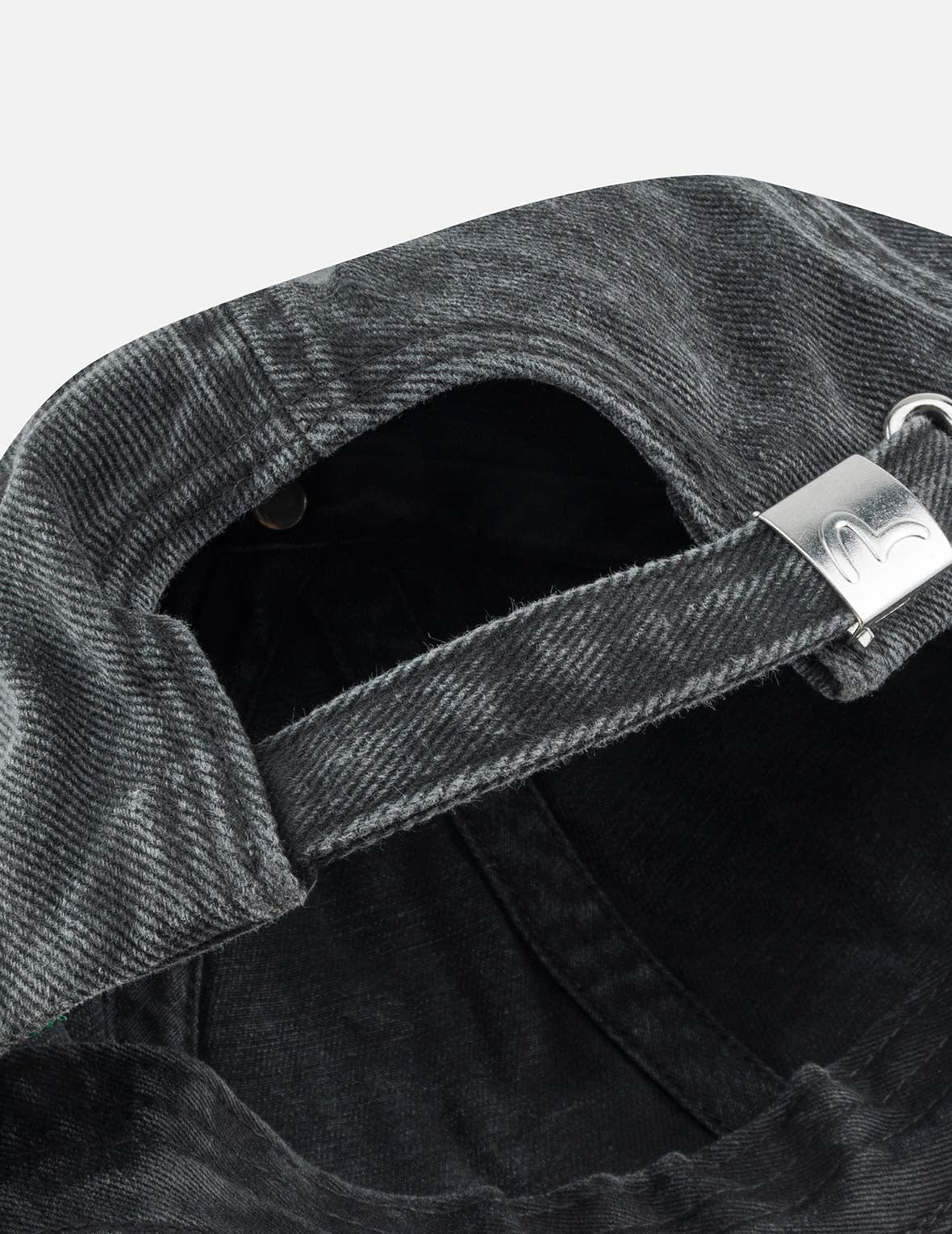 EVISU X ICECREAM ロゴ キャップ - ブラックウォッシュ