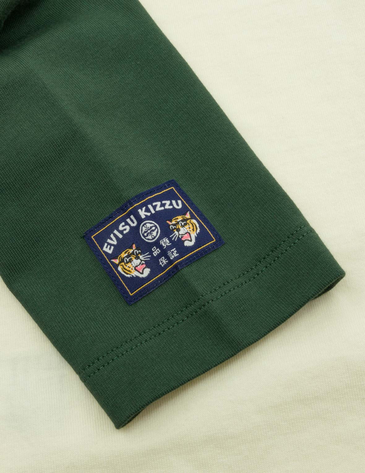 ホッキョクグマ ロングスリーブTシャツ