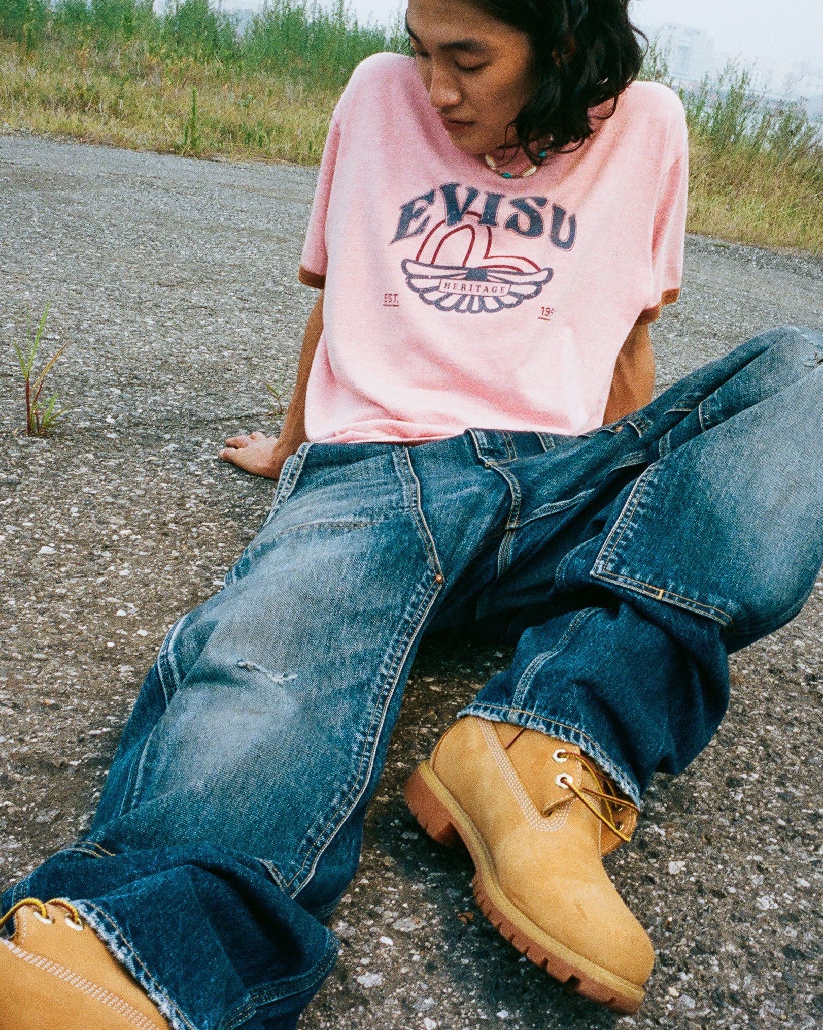 ウォッシュドカモメとロゴプリント レギュラーフィット リンガーTシャツ