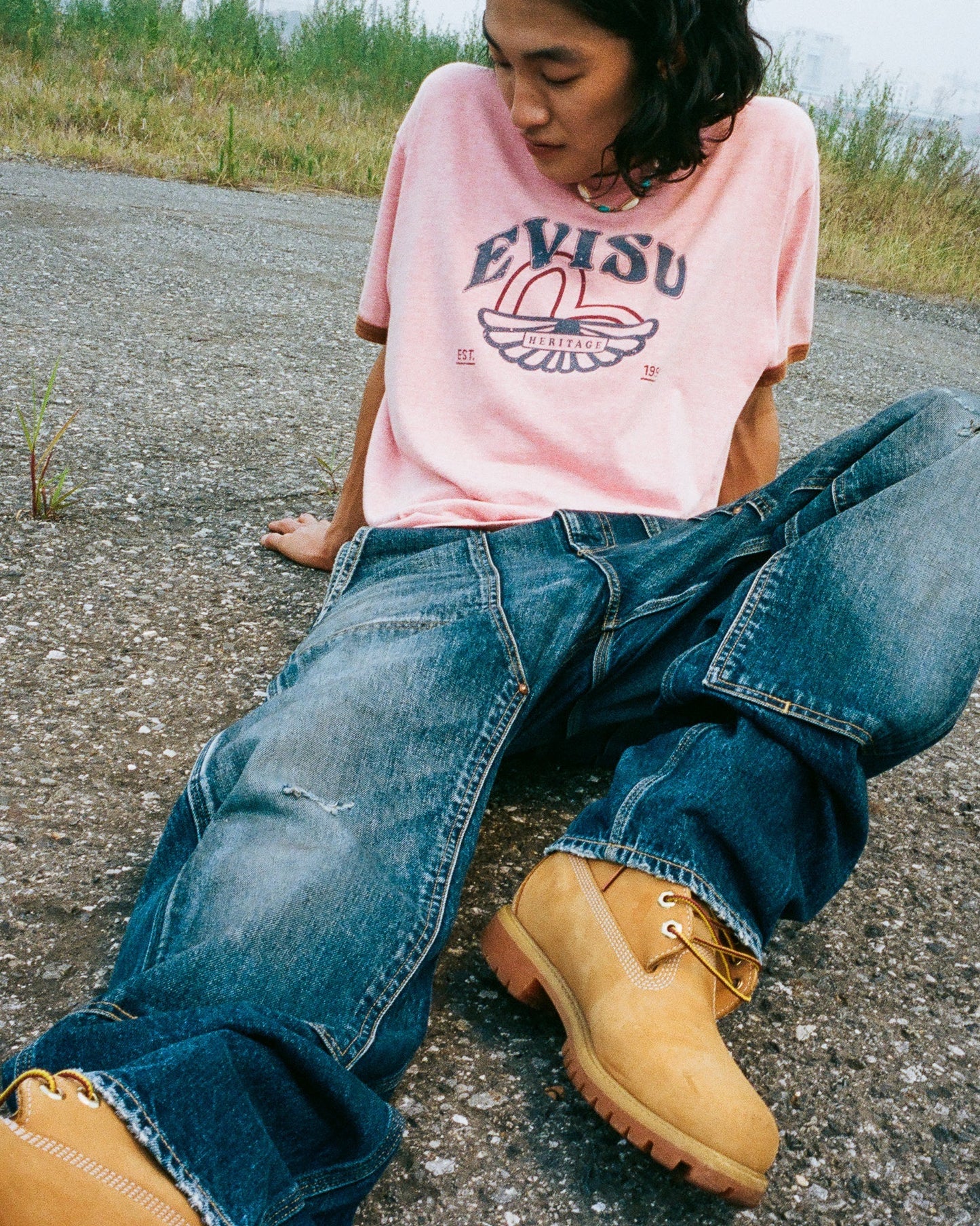 ウォッシュドカモメとロゴプリント レギュラーフィット リンガーTシャツ