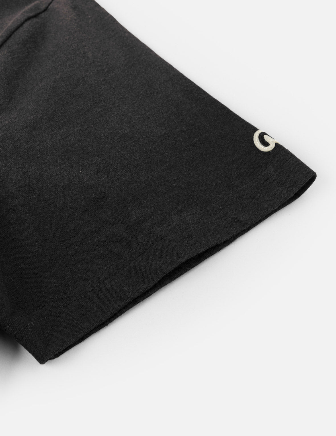 ウォッシュドマルチプロセスマイナーバッジTシャツ