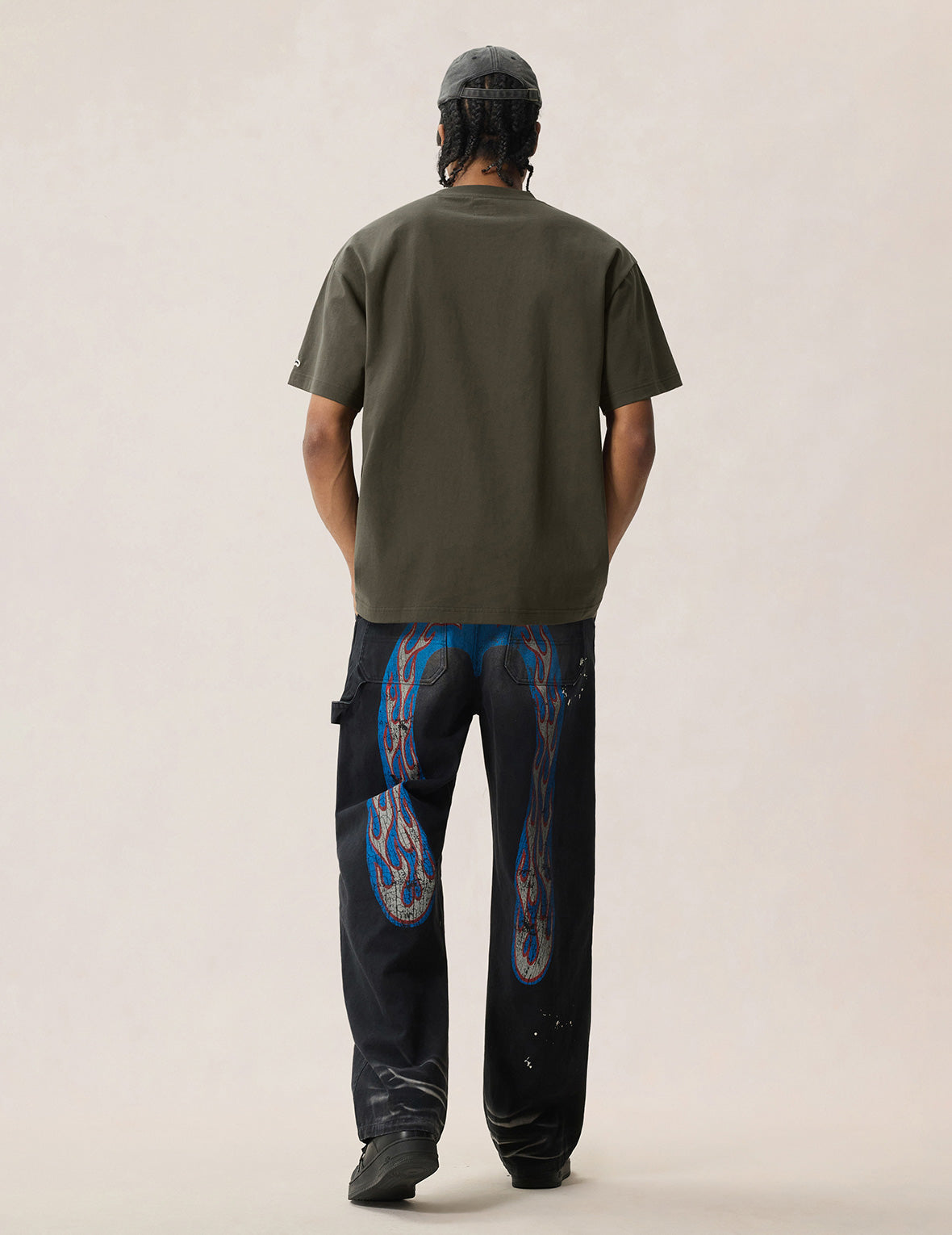 カウボーイハットEとオリジンロゴTシャツ