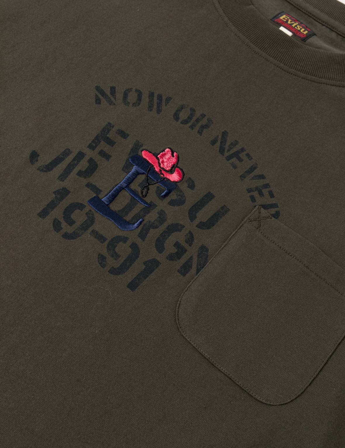 カウボーイハットEとオリジンロゴTシャツ