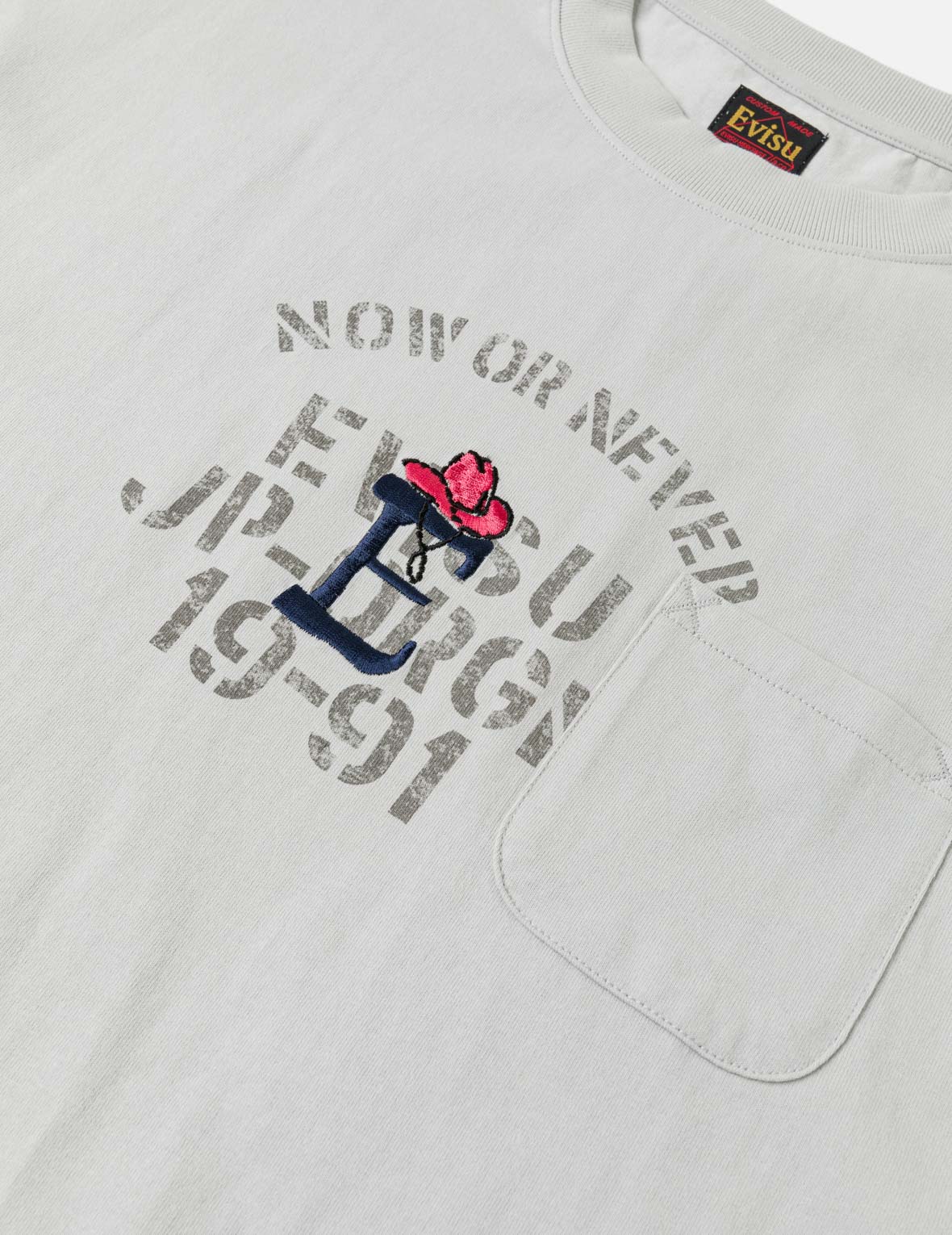 カウボーイハットEとオリジンロゴTシャツ