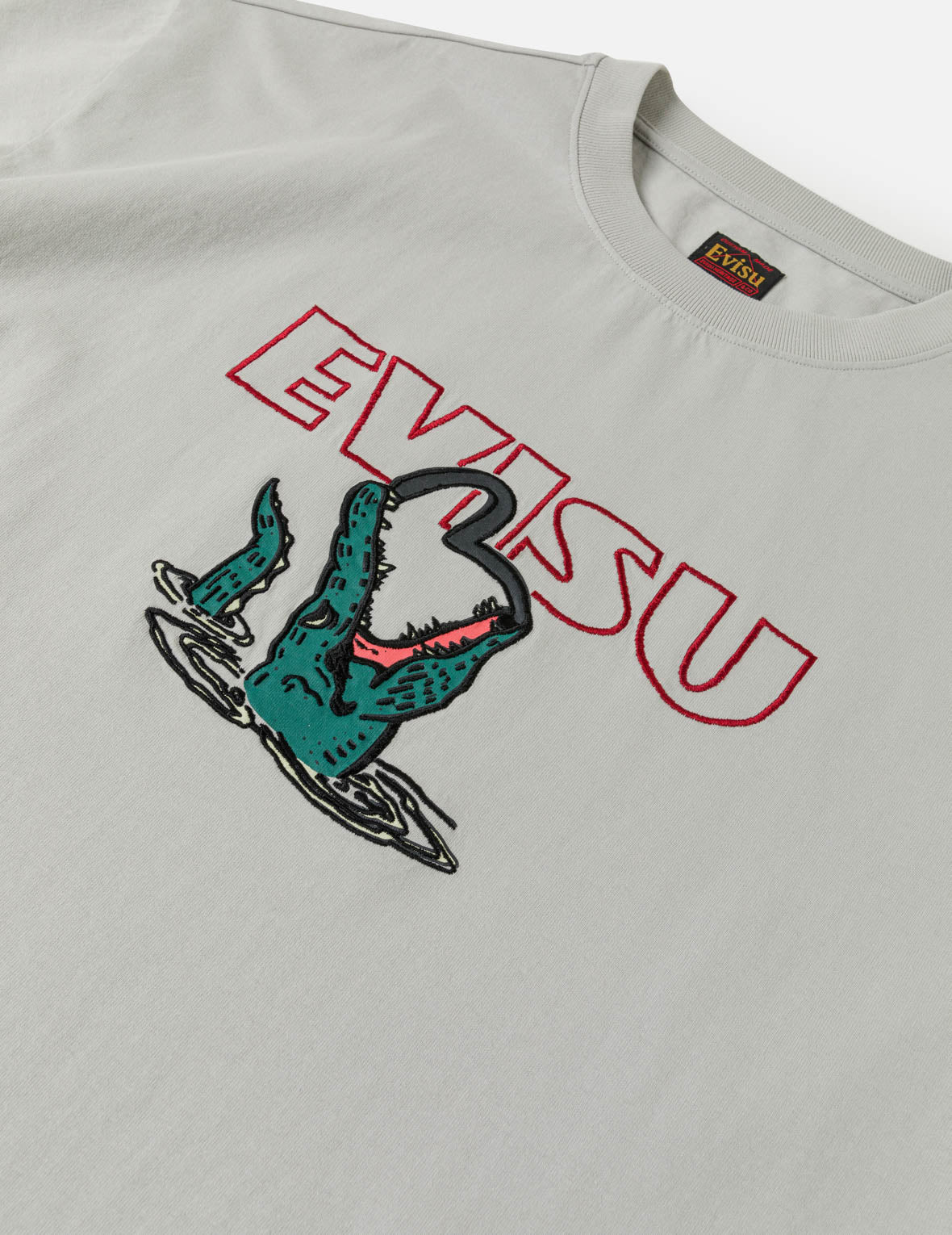 アリゲーターvsカモメアウトライン刺繍Tシャツ – EVISU