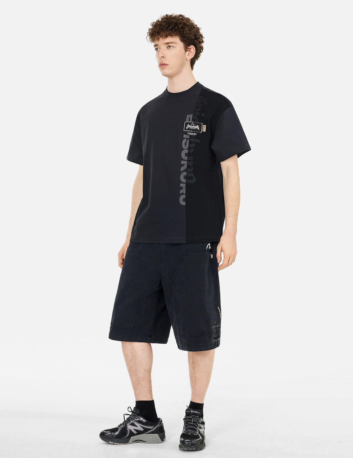 パネルデザイン＆マルチラベル リラックスフィット Tシャツ