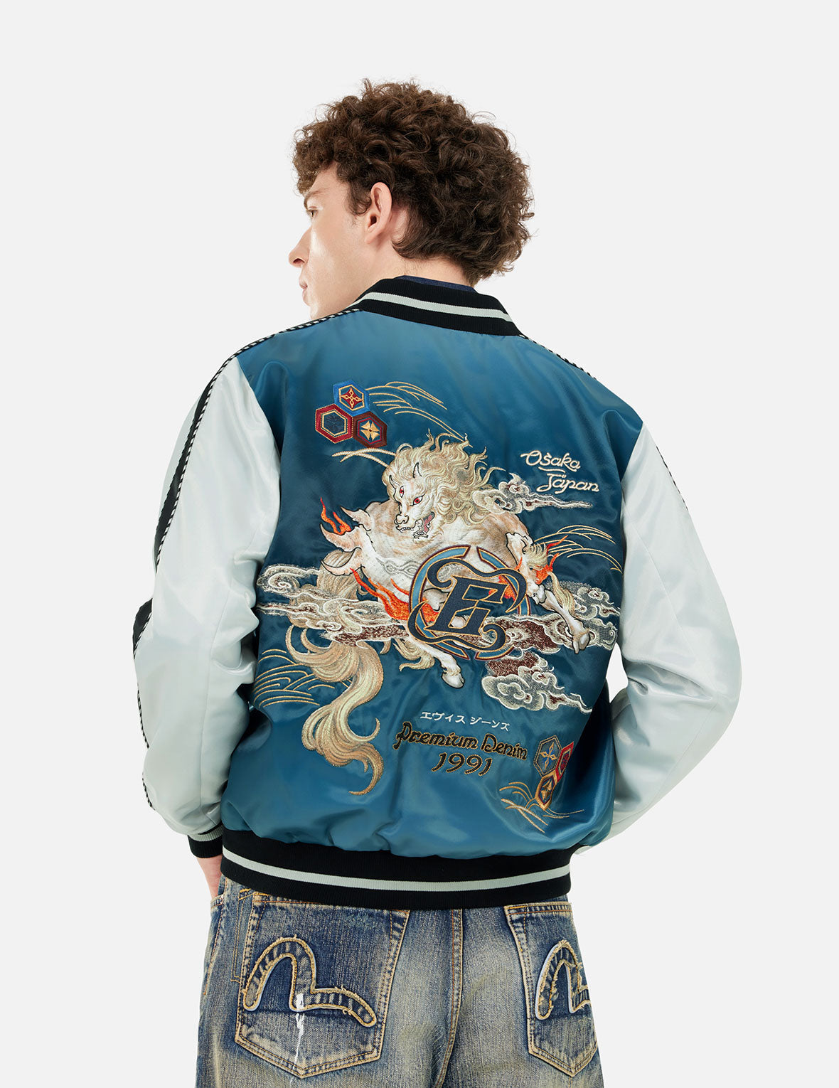 白沢刺繍レギュラーフィットスカジャン