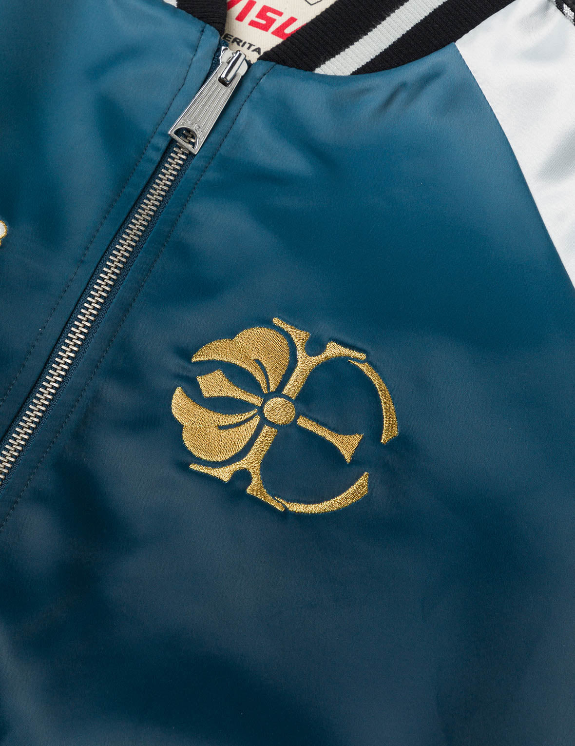 白沢刺繍レギュラーフィットスカジャン