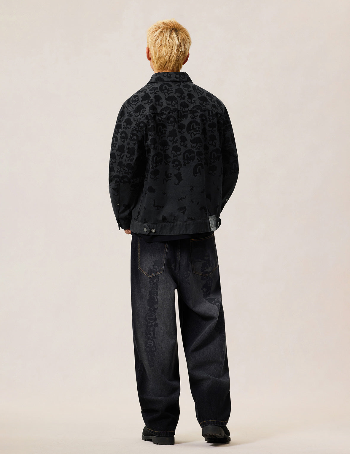 オールオーバースキャッタードフロッキングスカル ジャケット