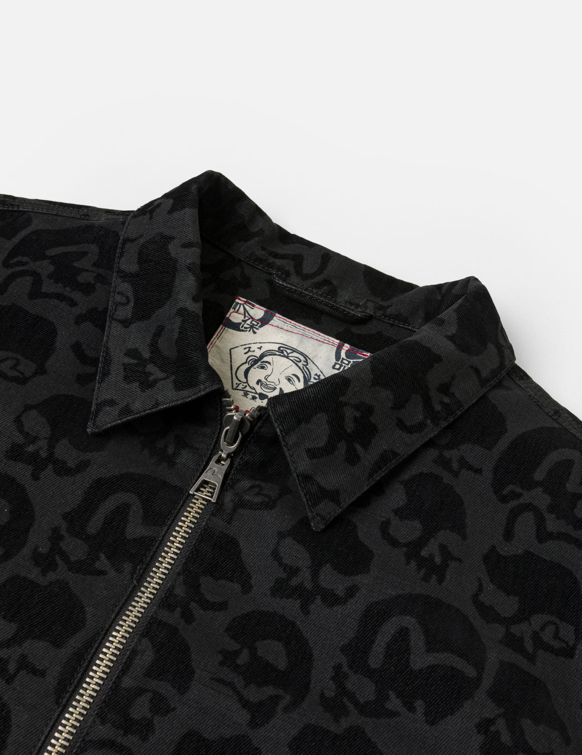 オールオーバースキャッタードフロッキングスカル ジャケット – EVISU
