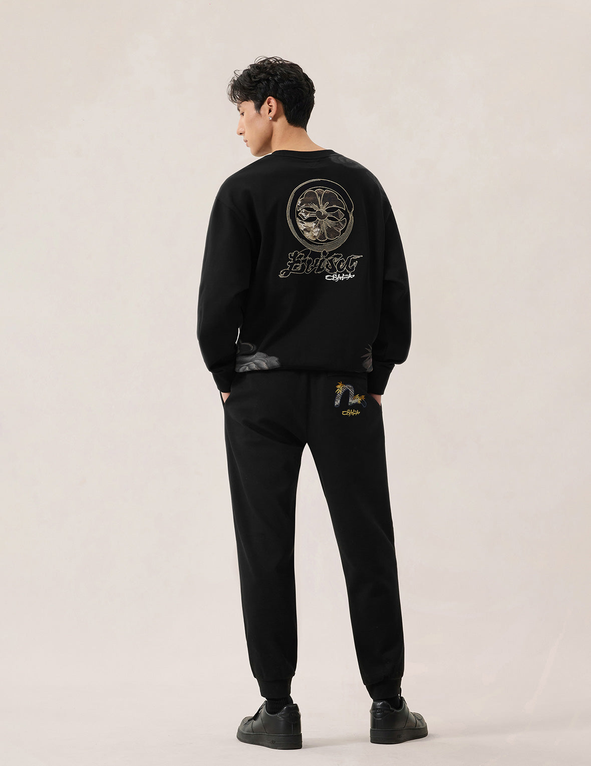 カモメブロケードアップリケ スウェットパンツ – EVISU