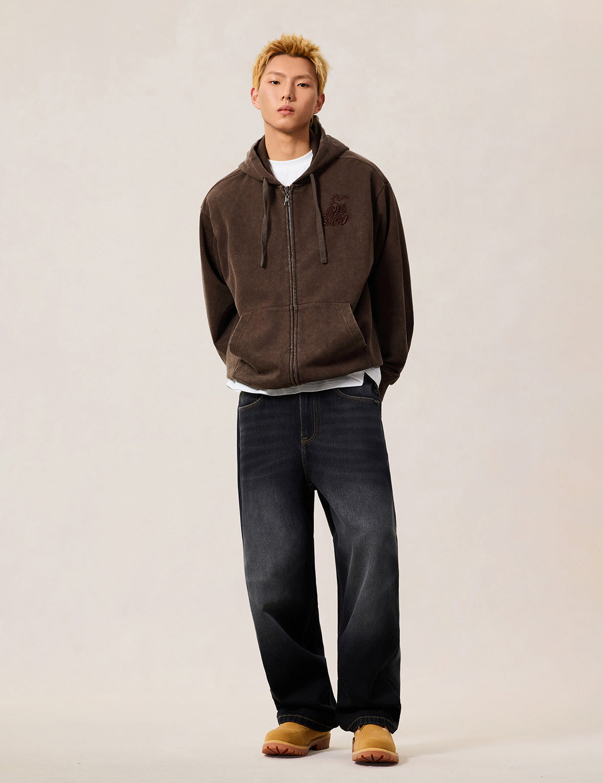 サソリ刺繍 フーディー