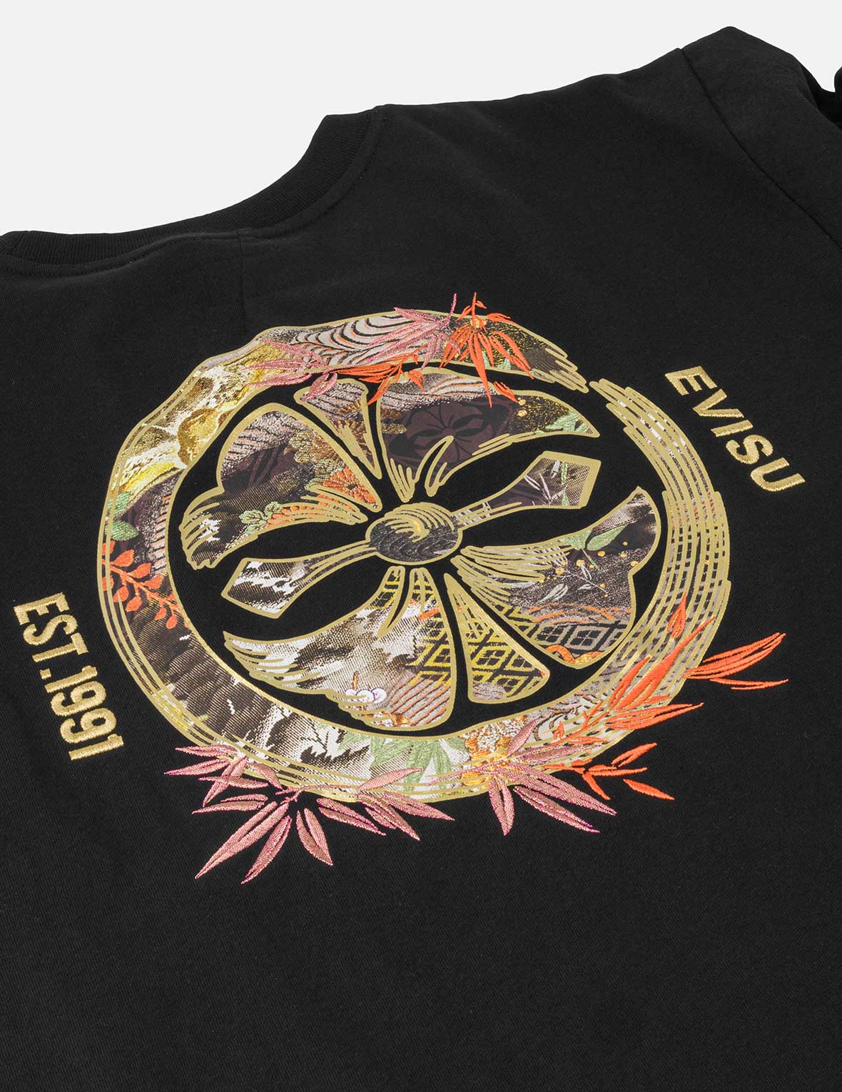 Bamboo Embroidery Scenic Kamon T-shirt