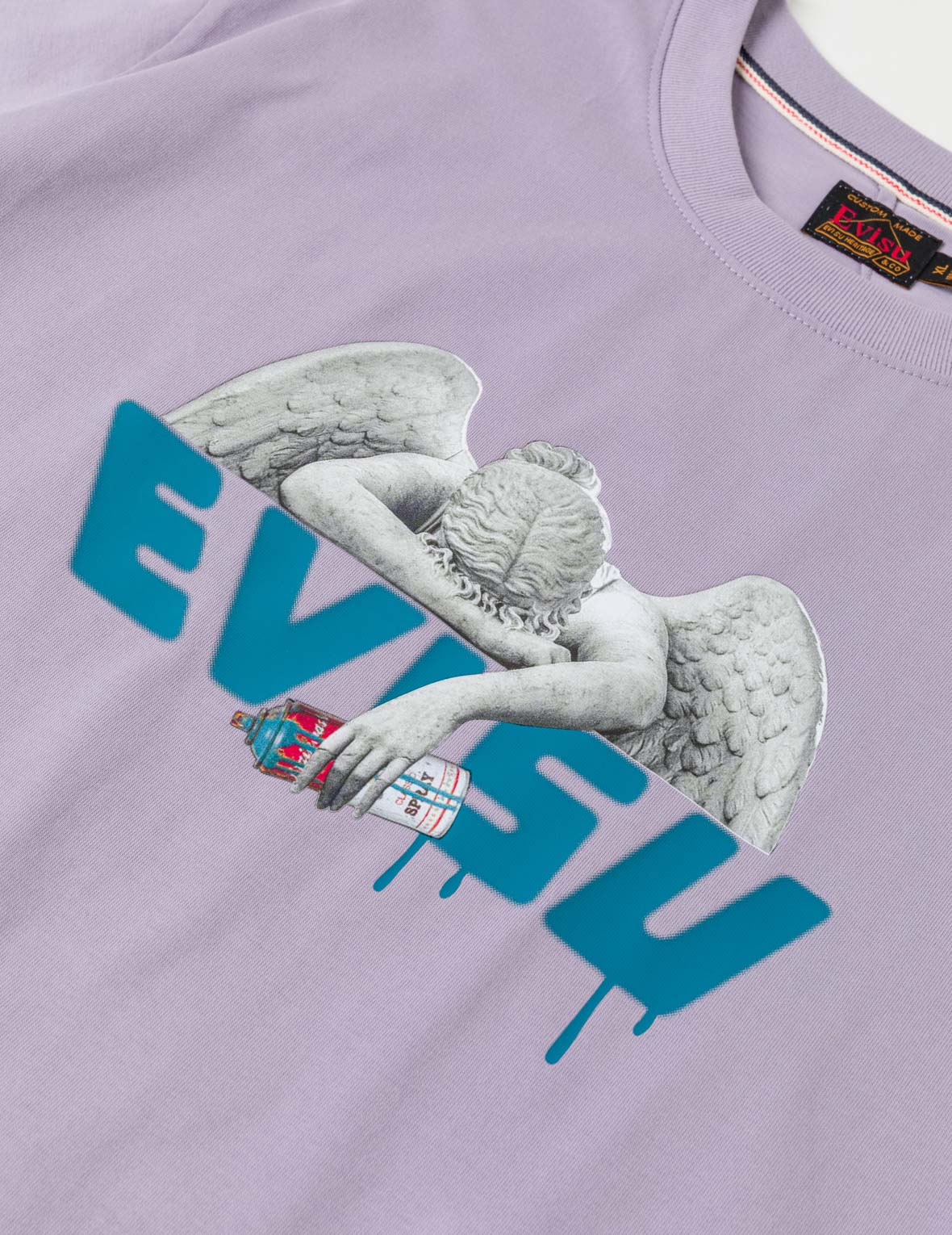 天使とエアロゾルスプレーペイントプリントTシャツ