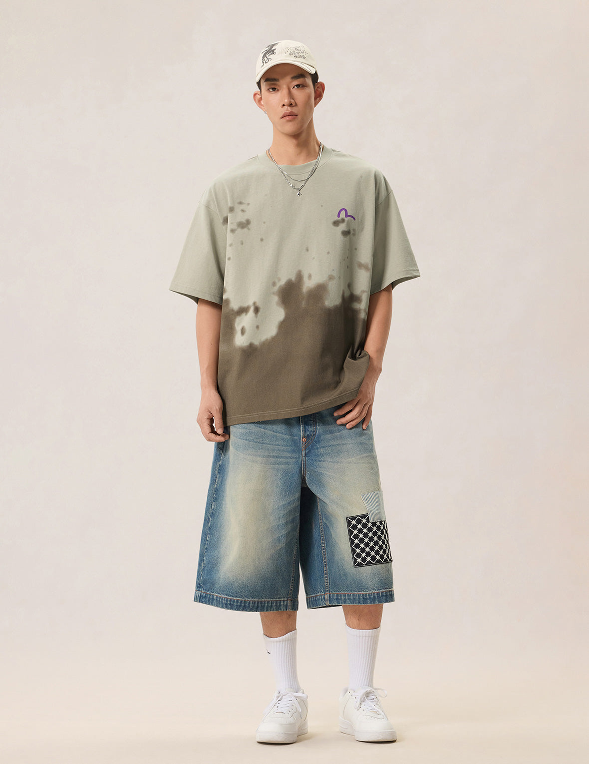 ベビーエンジェルとグラフィティプリントディップダイTシャツ
