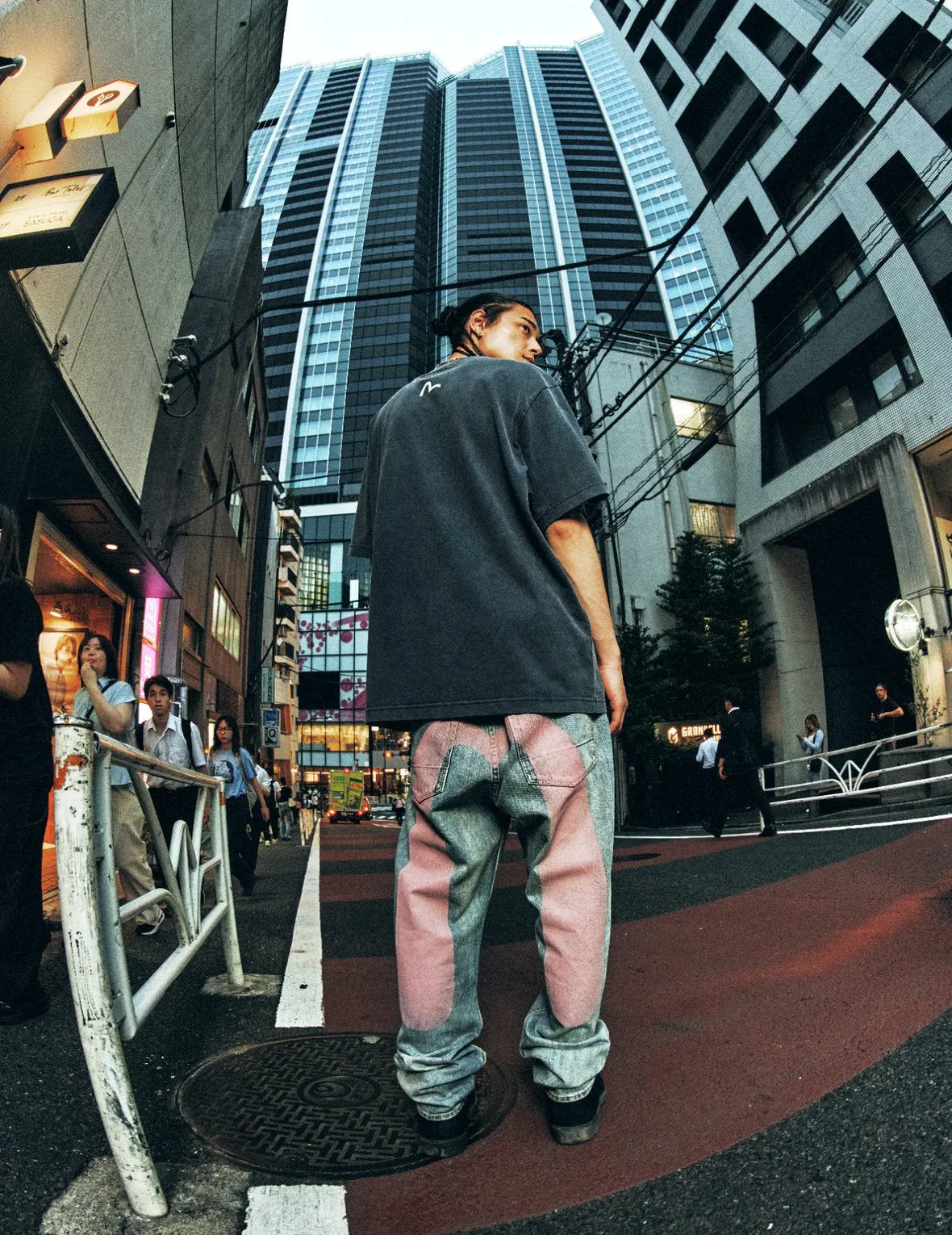 ボーン・トゥ・ウィン ウォッシュドTシャツ