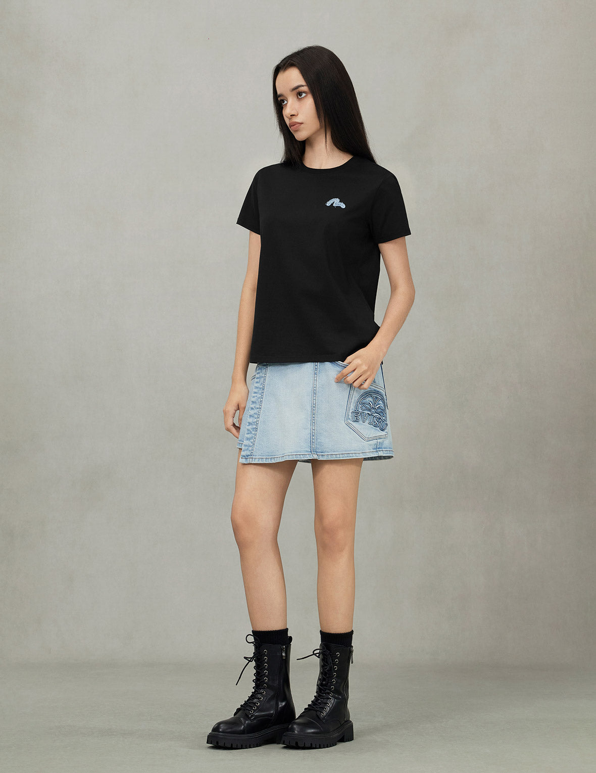 デコンストラクテッドデニムアップリケ刺繍 レギュラーフィット Tシャツ
