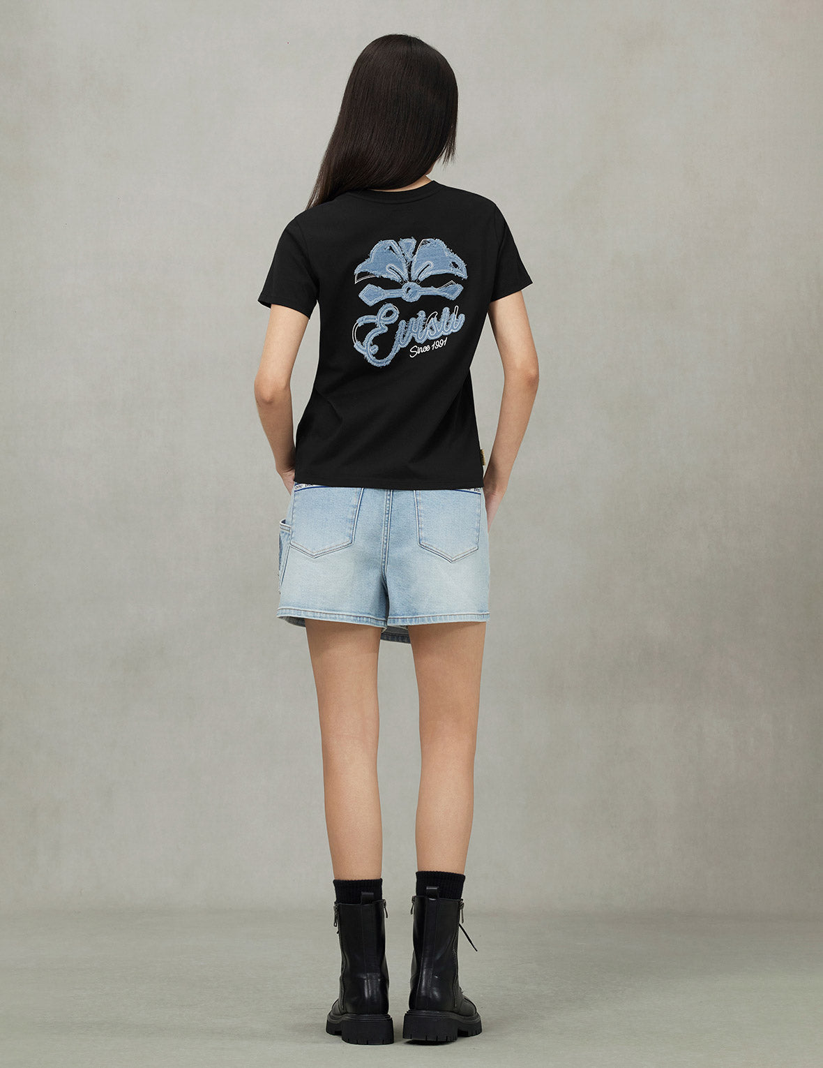 デコンストラクテッドデニムアップリケ刺繍 レギュラーフィット Tシャツ