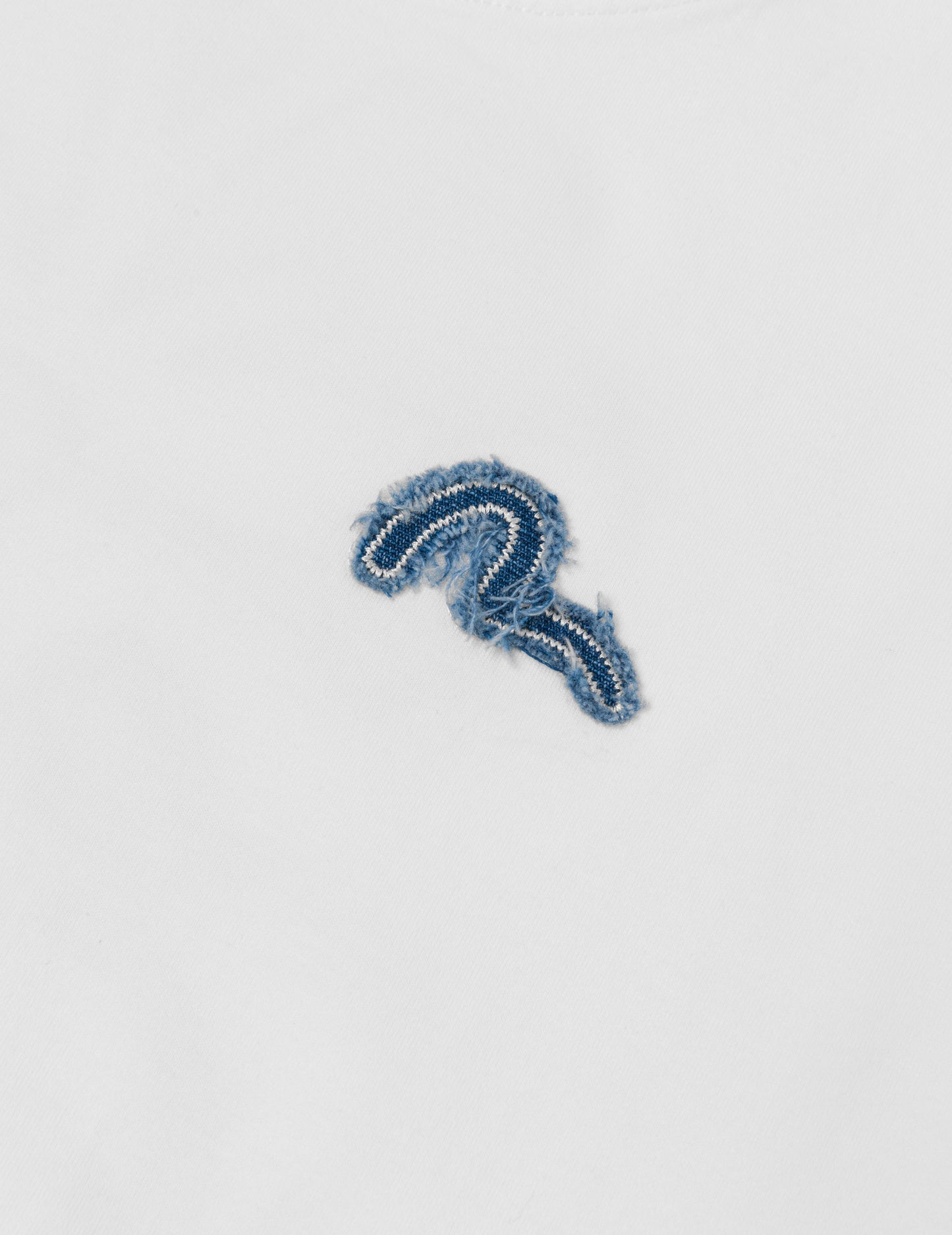 デコンストラクテッドデニムアップリケ刺繍 レギュラーフィット Tシャツ