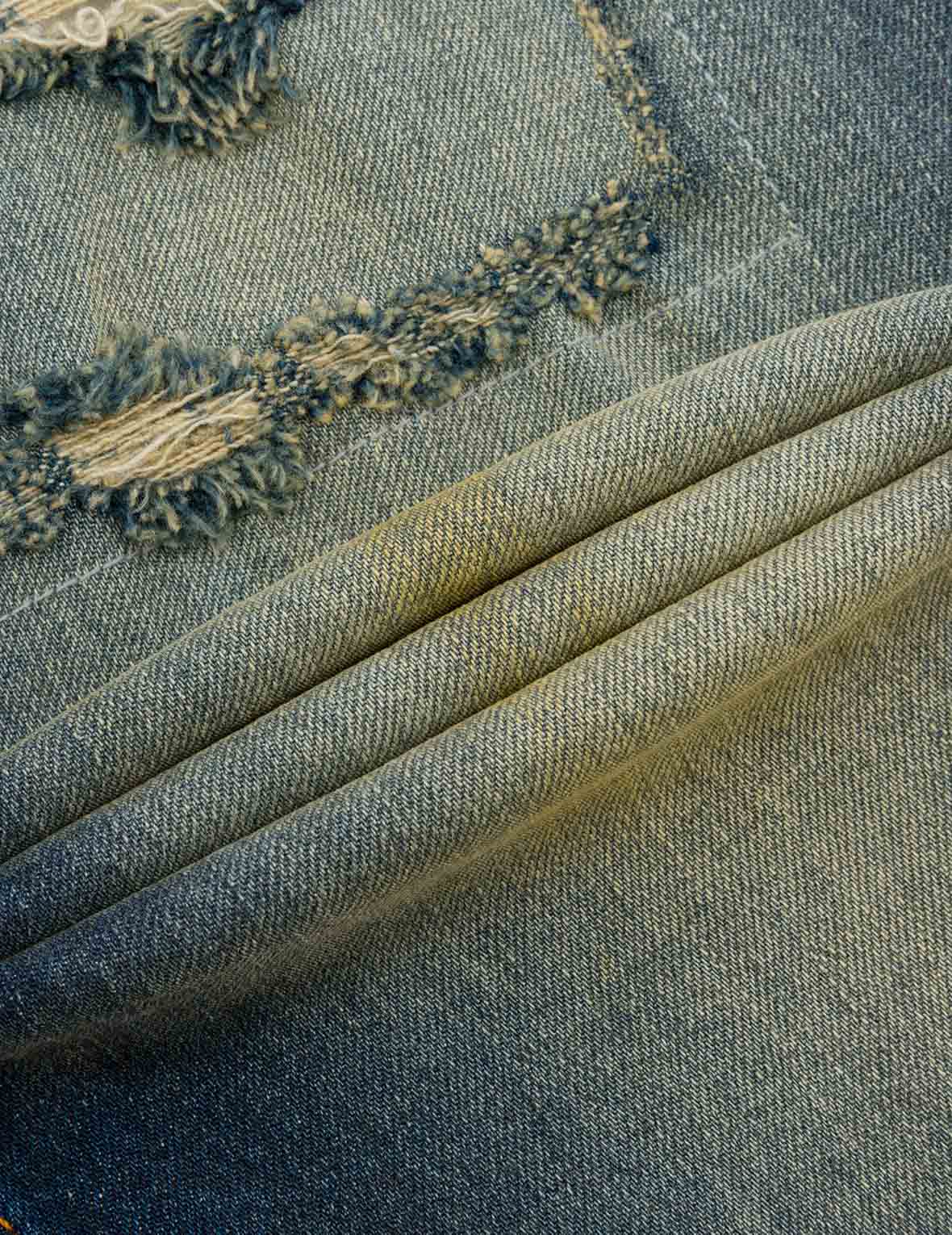 ロゴプリントとカモメ刺繍キャロットフィットジーンズ #2017 – EVISU