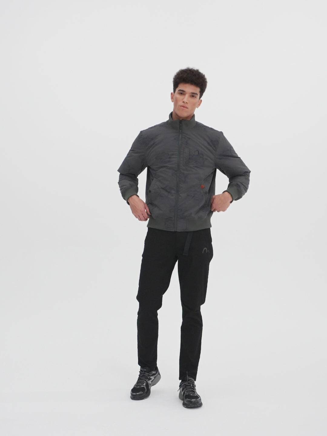 2EAGNM4JK5198XXYQ-BLKA